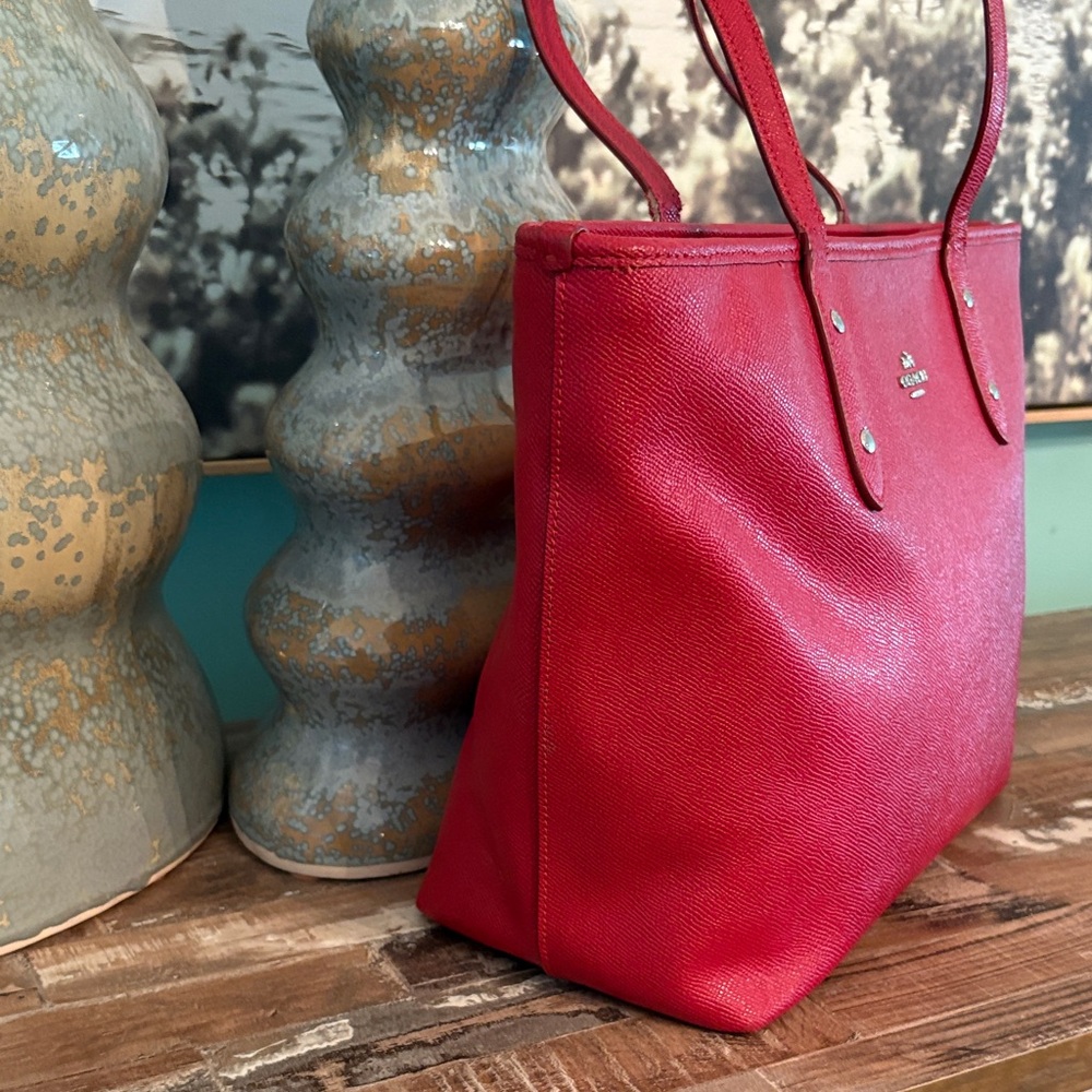 Coach leather Vibrant Red Women's Bag beautiful condition - Picture 7 of 9
